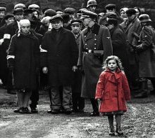 “Un paio di scarpette rosse” di Joyce Lussu: la più struggente poesia sulla Shoah