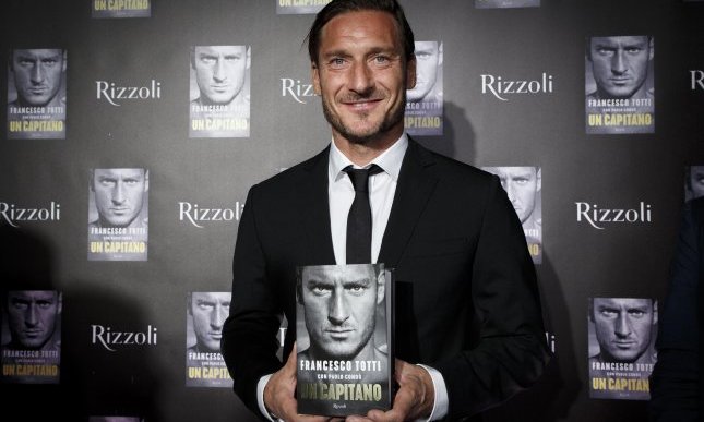 “Un capitano”: l'autobiografia di Francesco Totti, il giocatore simbolo di Roma