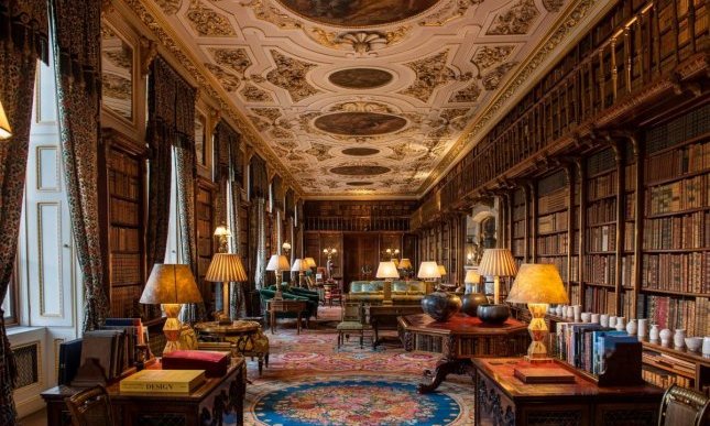 La moda delle finte librerie: da Charles Dickens a Chatsworth House