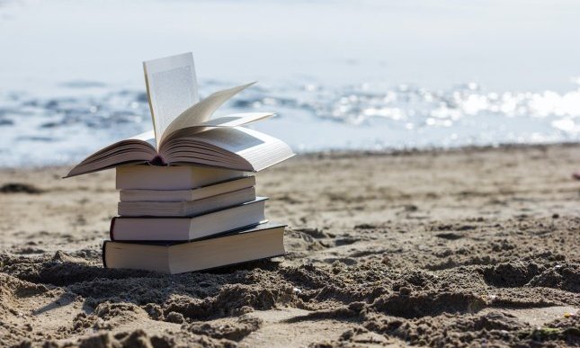 Estate 2023: 5 libri da leggere in riva al mare 