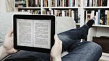 Editoria in crisi: nel 2013 venduti 2,3 milioni di libri in meno. Crescono gli ebook