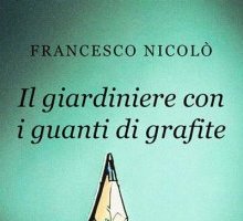 Il giardiniere con i guanti di grafite