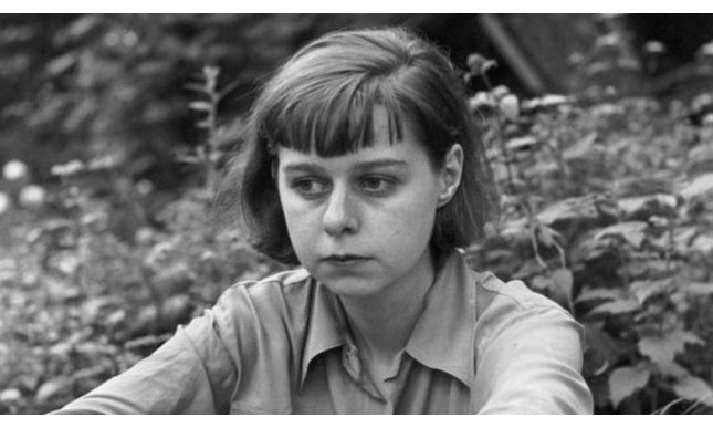 Chi era Carson McCullers, la scrittrice fragile che narrò la solitudine