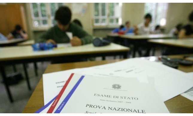 Scuola: addio al tema letterario. Le nuove linee guida per gli esami