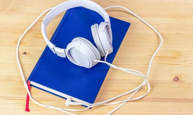 Audible: come funziona e costo abbonamento per gli audiolibri