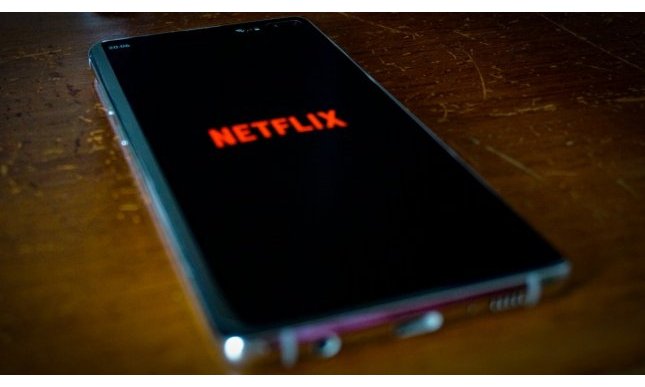 Netflix: ecco il catalogo di agosto 2020 con serie tv e film tratti dai libri