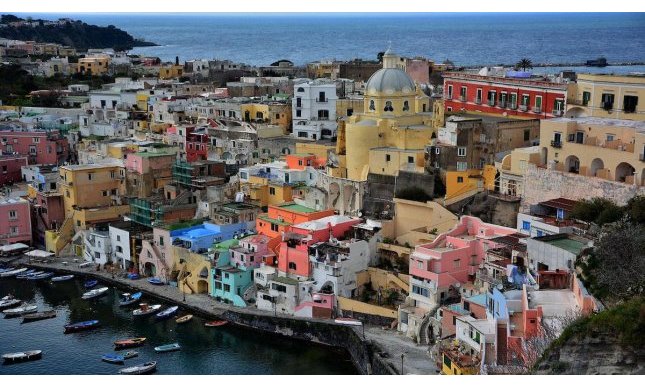 Procida: viaggio nell'isola di Arturo di Elsa Morante 