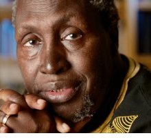 Chi è Ngugi Wa Thiong'o, lo scrittore africano tra i favoriti per il Nobel per la letteratura