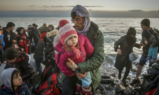 “Se fosse tuo figlio”: la straziante poesia sui bambini migranti morti in mare