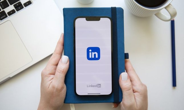 Promuovere il tuo libro online con LinkedIn: 6 consigli utili per scrittori in erba