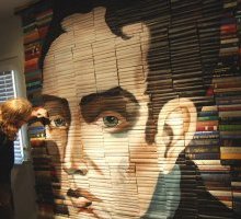 Mike Stilkey, l'artista californiano che ridona vita ai libri