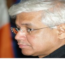 Chi è Amitav Ghosh, lo scrittore che inaugurerà il Salone del Libro di Torino 2022