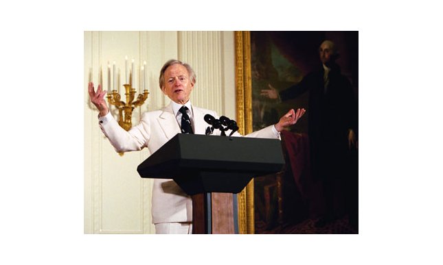 Tom Wolfe: vita, opere e frasi celebri nell'anniversario della nascita