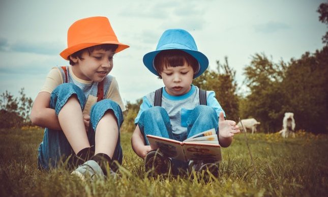 “Leggete almeno 15 minuti”: la campagna francese per riscoprire il piacere della lettura