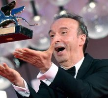 “Conosco una sola misura del tempo: con te e senza di te”: a quale verso di poesia si ispira la frase detta da Roberto Benigni all'assegnazione del Leone d'oro