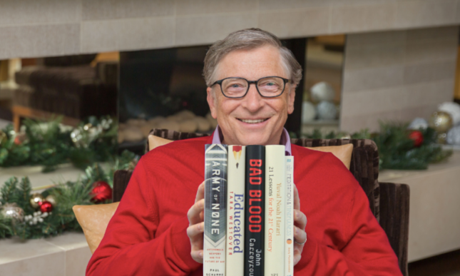 Ecco 5 libri consigliati da Bill Gates per le vacanze di Natale 2021