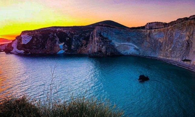 Ponza, l'isola di Circe: un viaggio nel mito da Omero a Montale