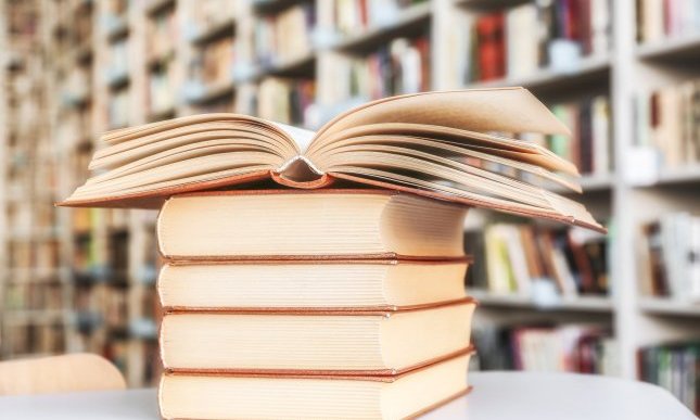 I 10 libri di narrativa italiana più venduti del momento: la classifica settimanale