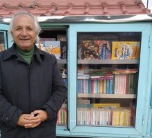 In giro per tutta Italia portando libri: la storia del maestro in pensione che diffonde la lettura