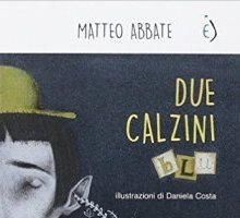 Due calzini blu