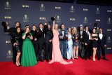 Emmy Awards 2021: trionfo per La regina degli scacchi, flop di The Handmaid's Tale