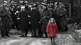 “Un paio di scarpette rosse” di Joyce Lussu: la più struggente poesia sulla Shoah