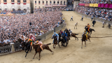 Il Palio dell'Assunta di Siena raccontato dagli scrittori