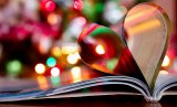 Idee regalo last minute per amanti dei libri: 5 doni perfetti per i lettori